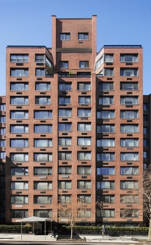 East 51st Street - Photo 7