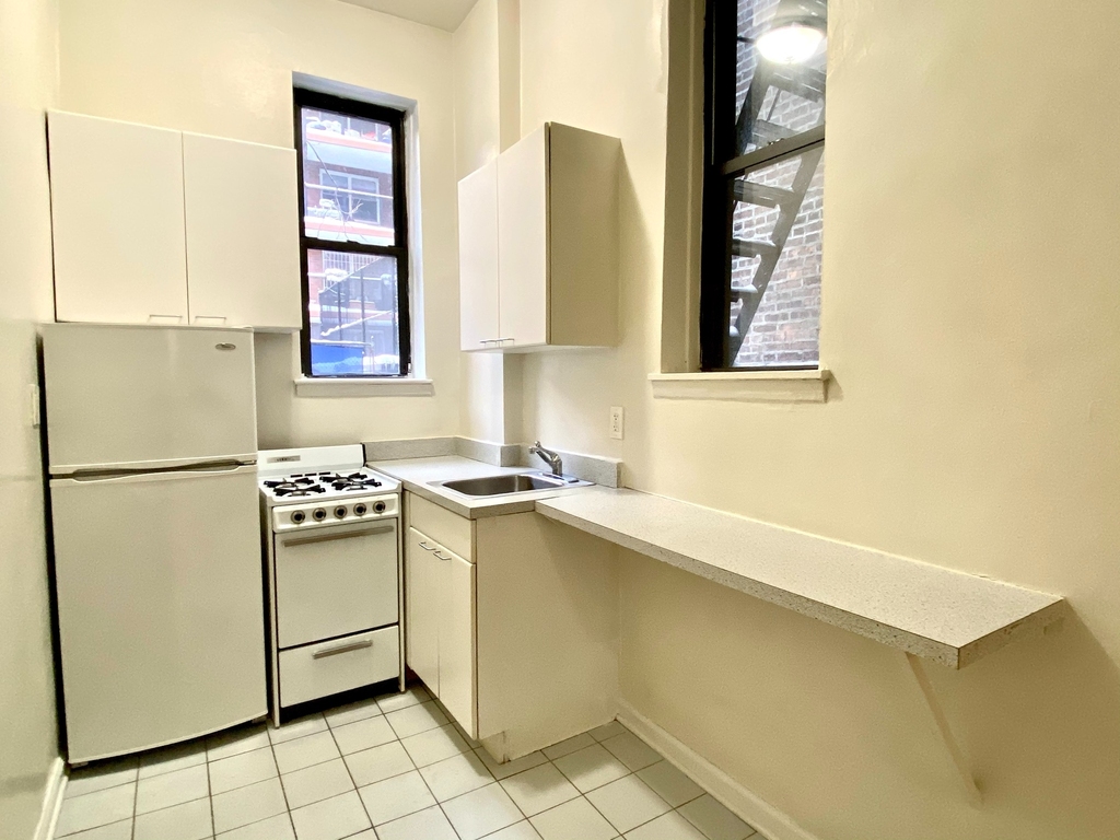 433 East 83rd Street - Photo 2