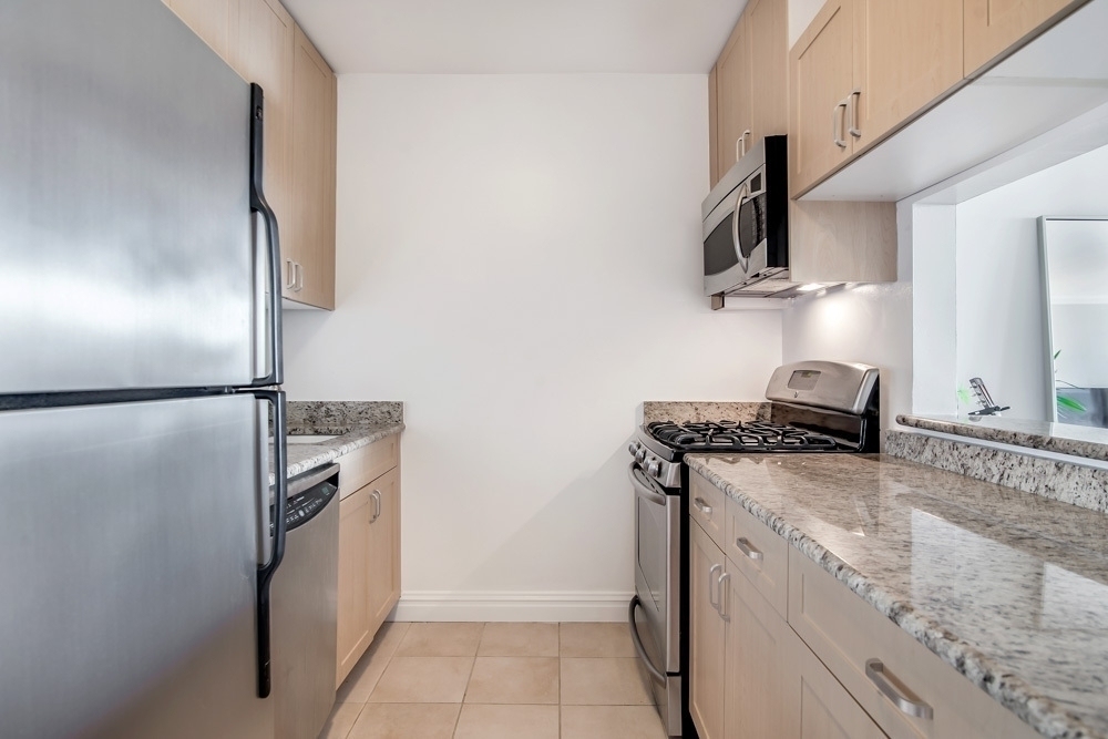 235 West 48th Street - Photo 3