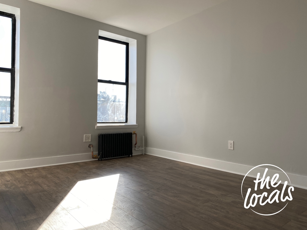 1186 Putnam Avenue - Photo 8