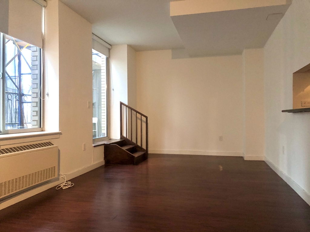 RARELY AVAILABLE, Chic 800 sq ft with Balcony  - Photo 2