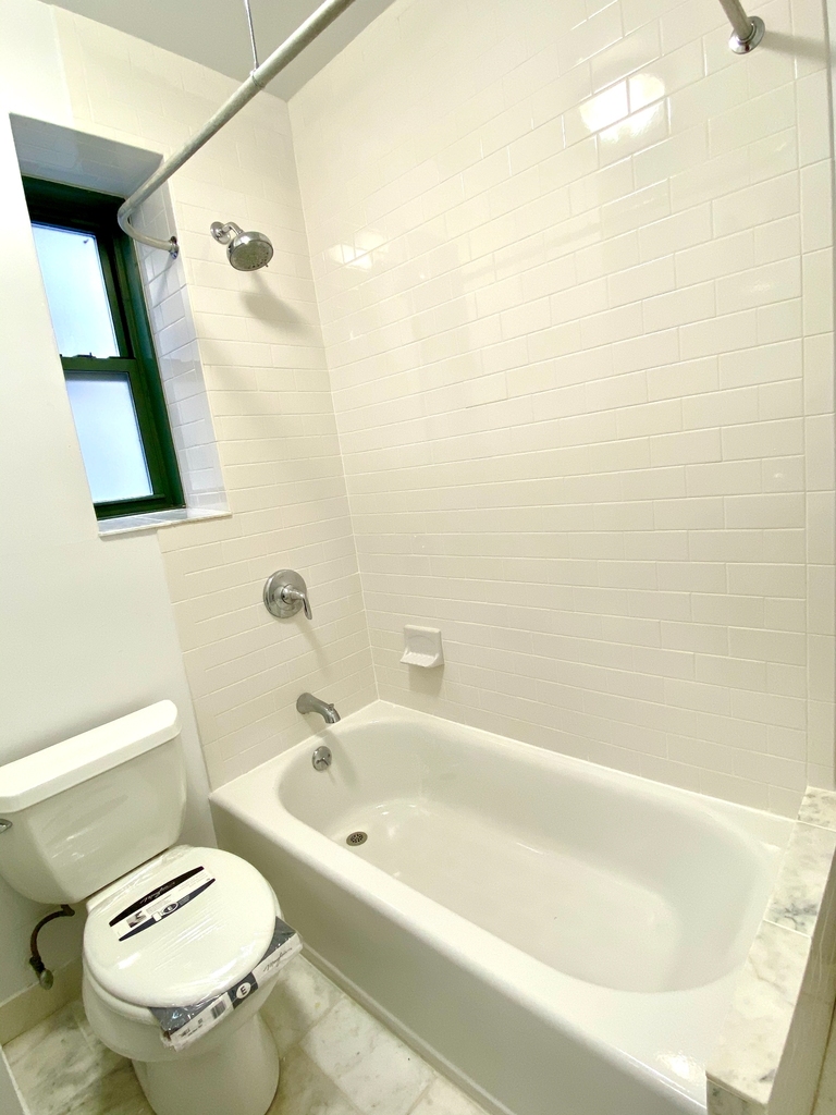 539 East 78th Street - Photo 1