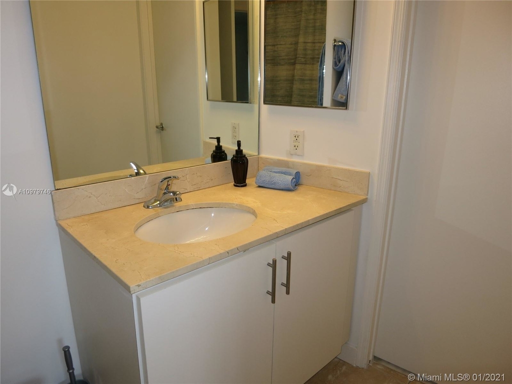 1750 N Bayshore Dr - Photo 29