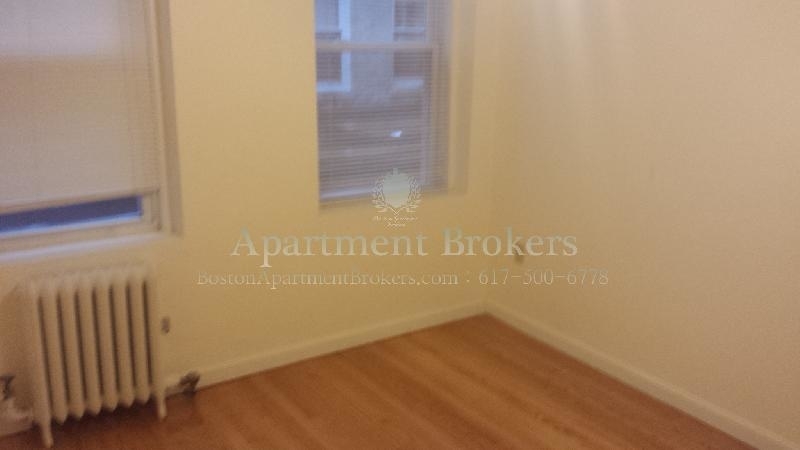 223 Hanover St. - Photo 8