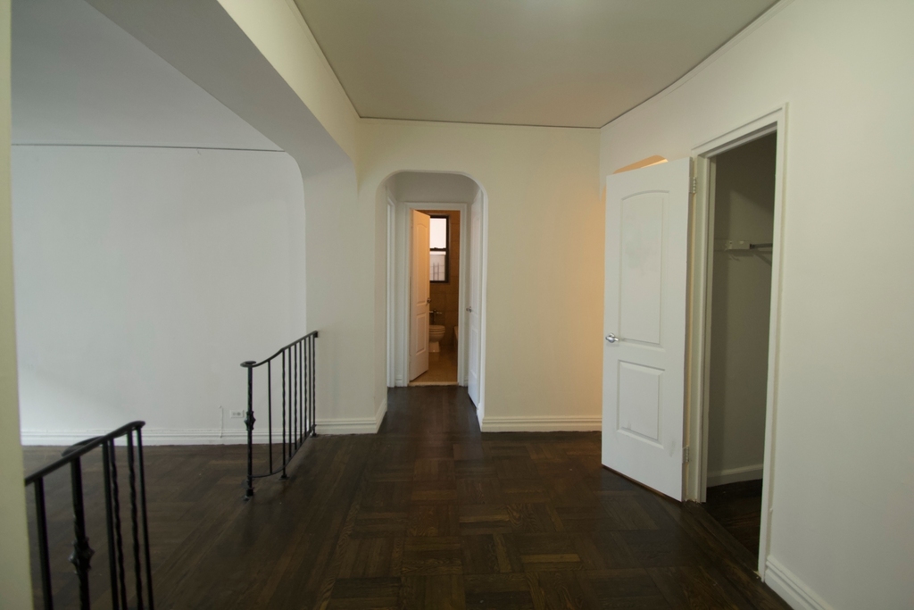 690 Ft Washington Avenue - Photo 2