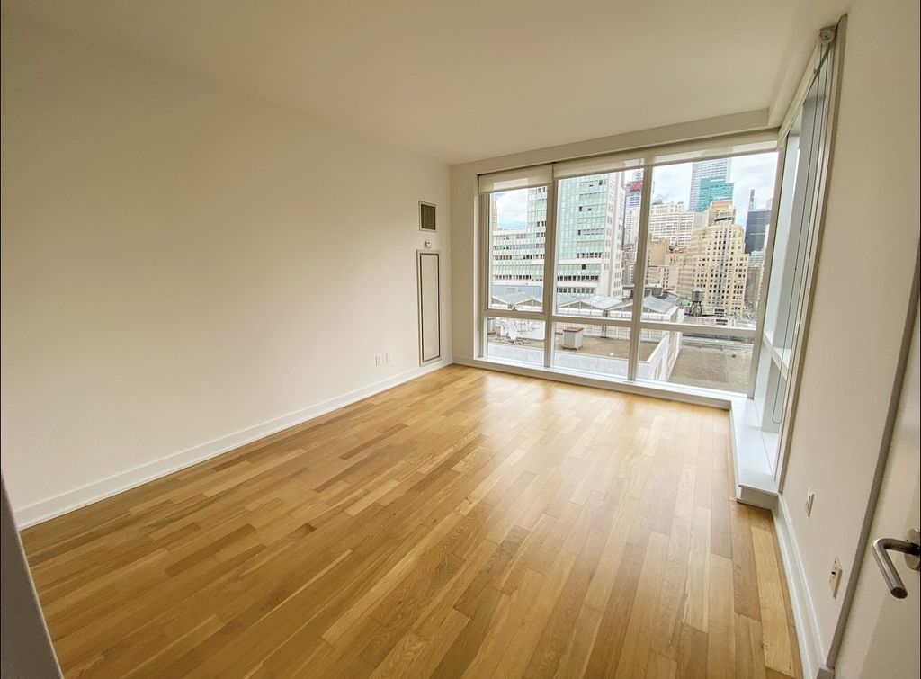 885 6th Avenue - Photo 1