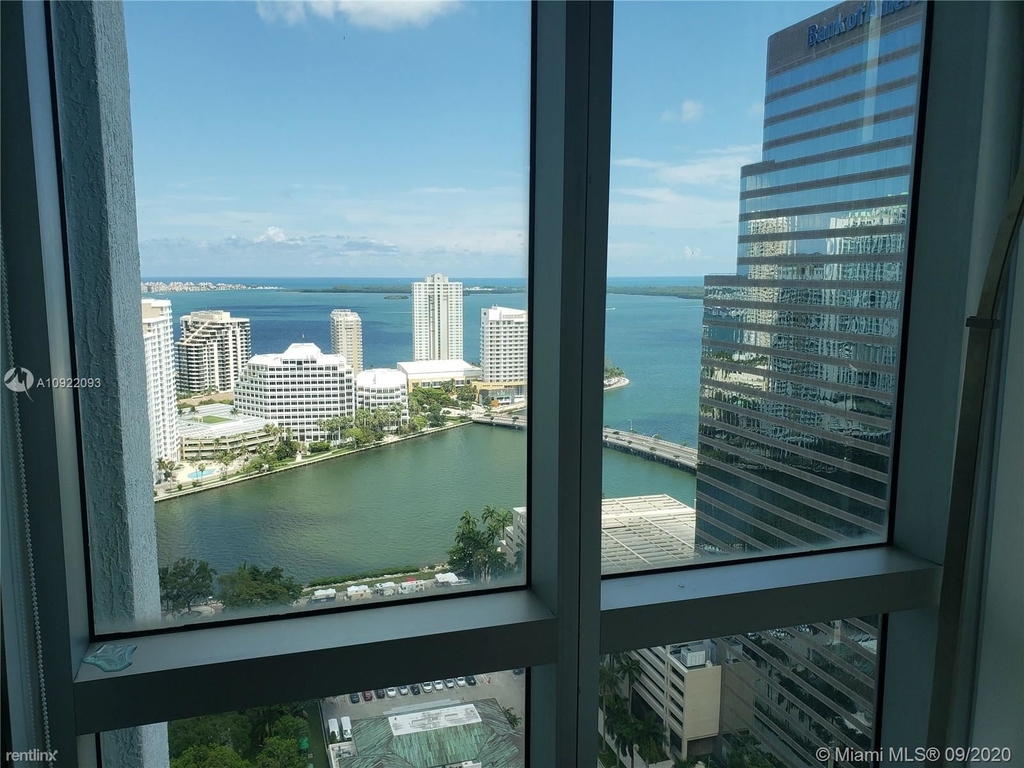 500 Brickell Ave Apt 1902 - Photo 4