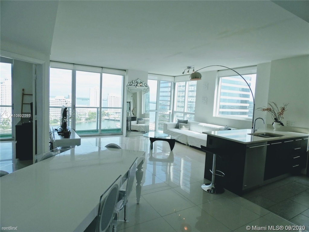 500 Brickell Ave Apt 1902 - Photo 3