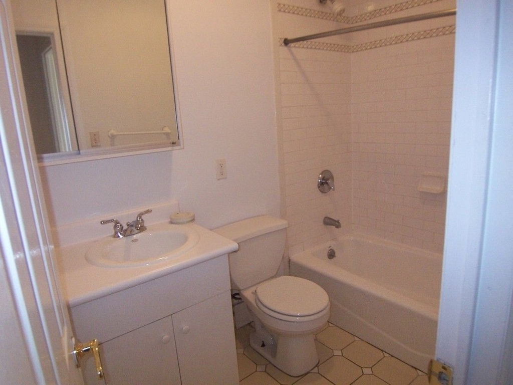 786 Amsterdam Avenue - Photo 5