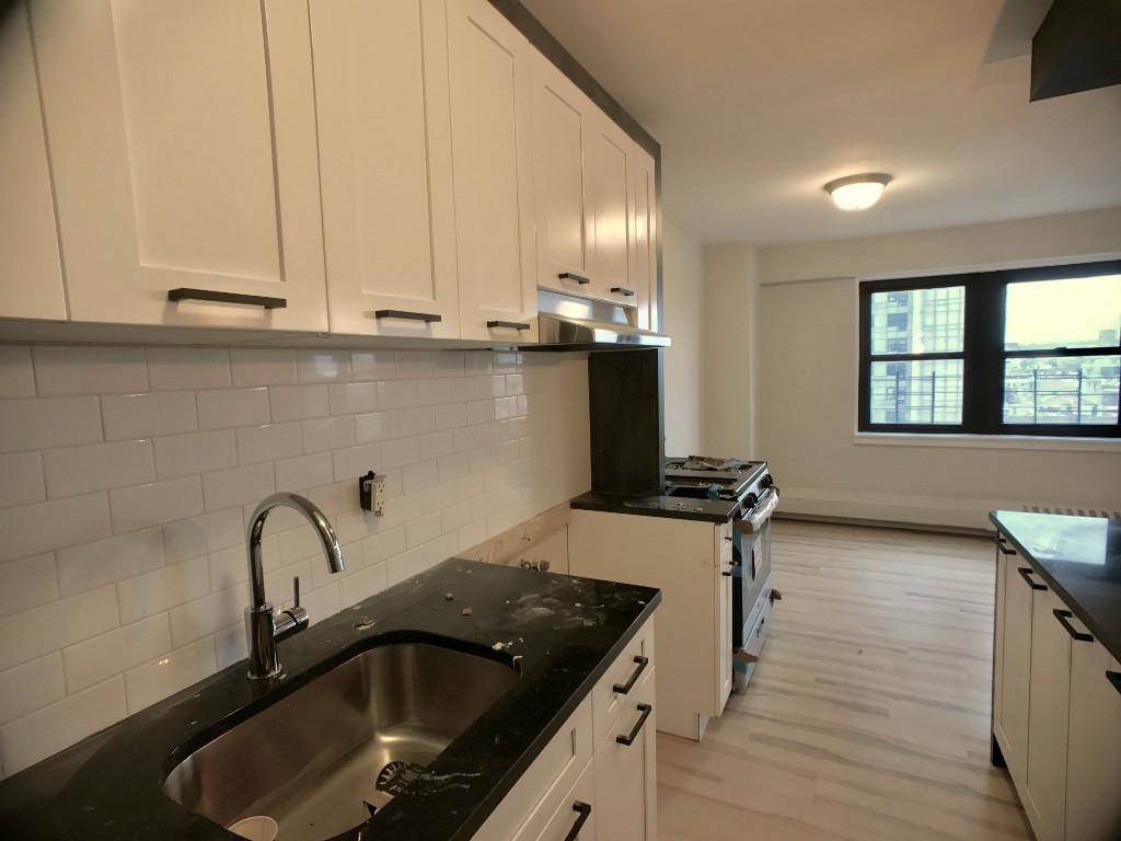 260 Audubon Avenue - Photo 6