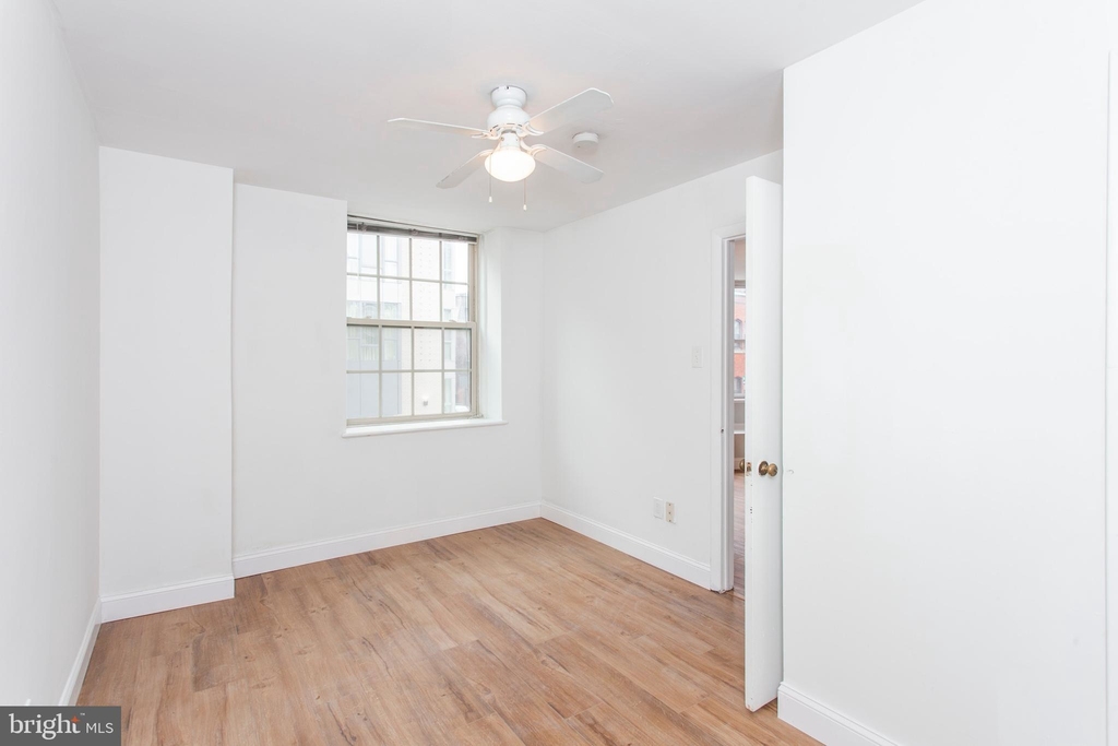 2135 Walnut Street - Photo 19