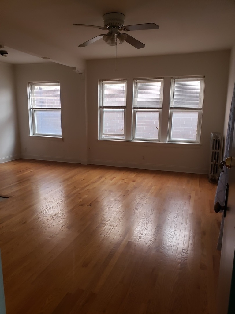 4824 North Damen Avenue - Photo 2