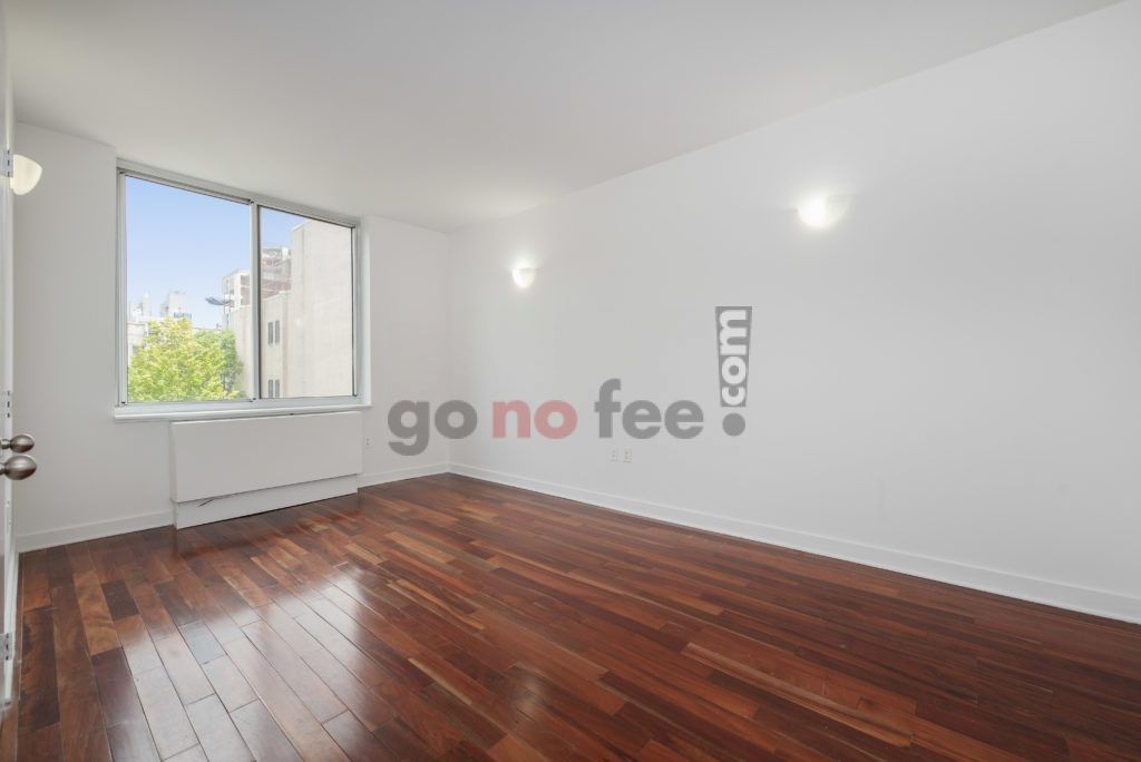 454 Manhattan Avenue - Photo 4