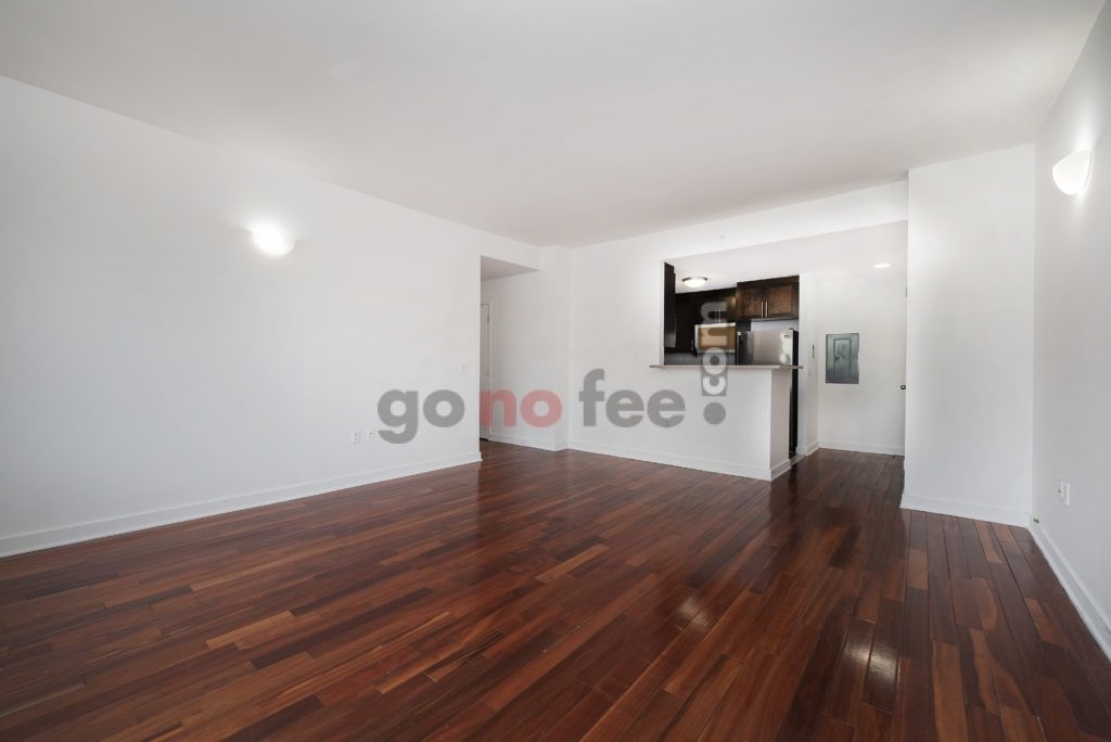 454 Manhattan Avenue - Photo 1