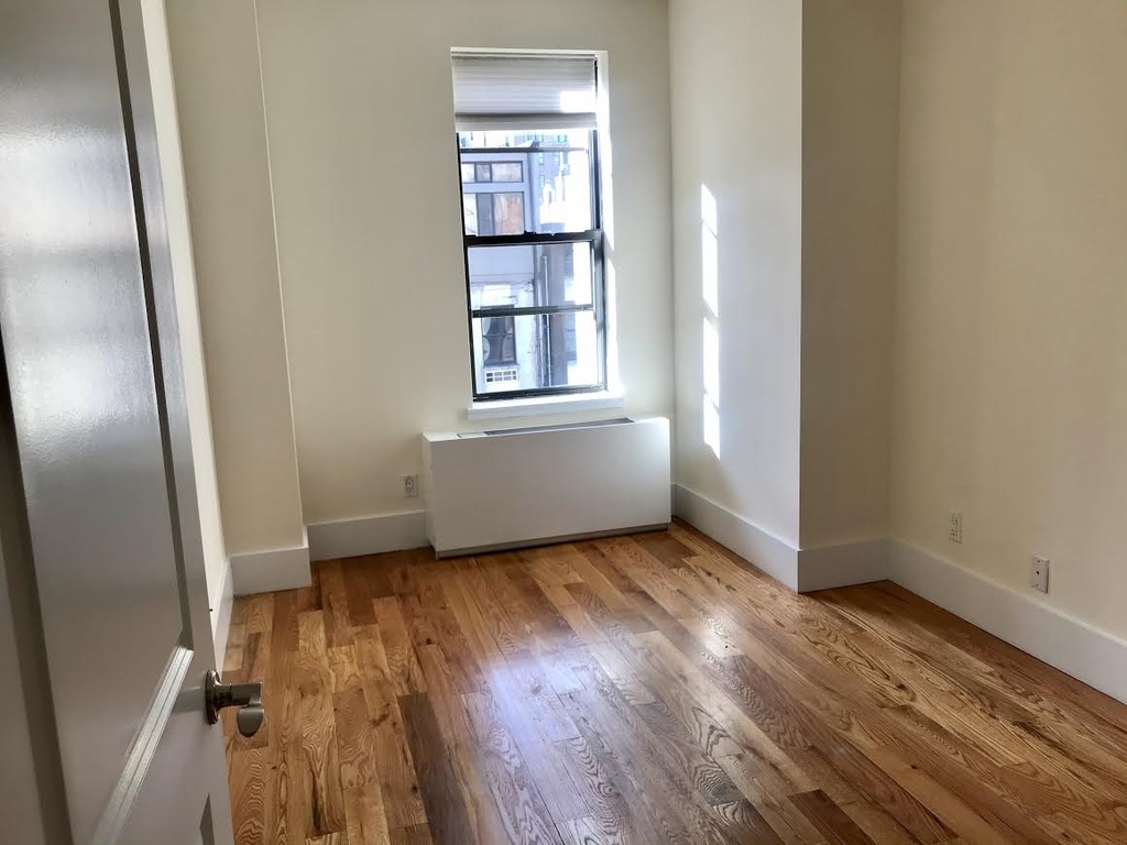 342 West 47th Street - Photo 9