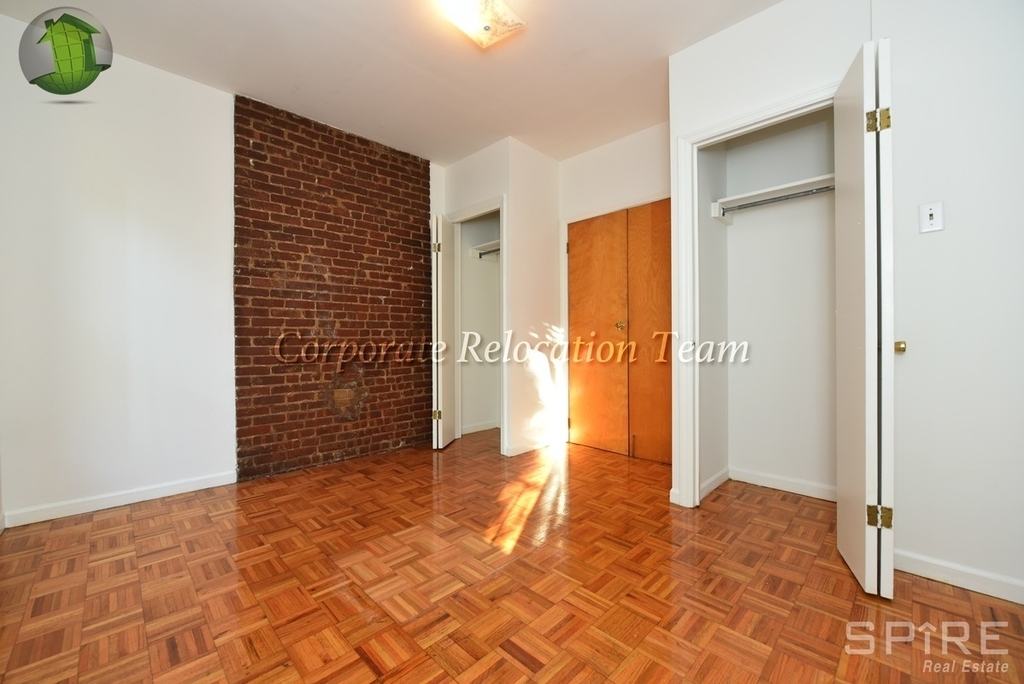 226 West 4th Street - Photo 2