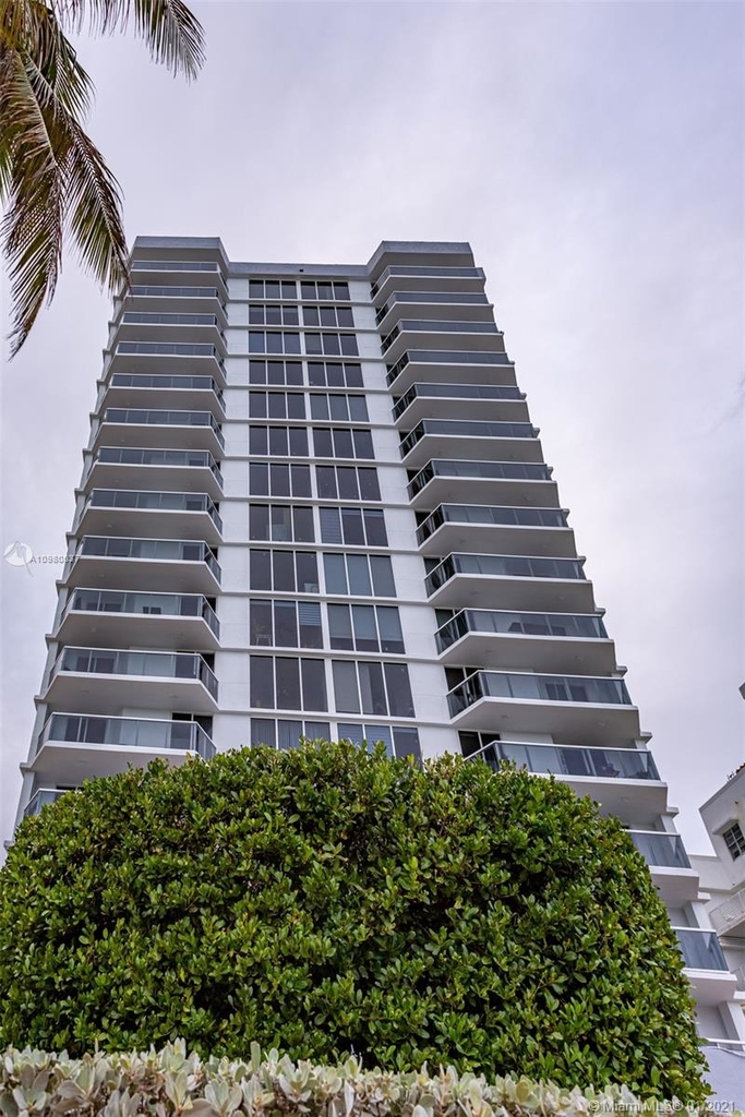 2401 Collins Ave - Photo 32