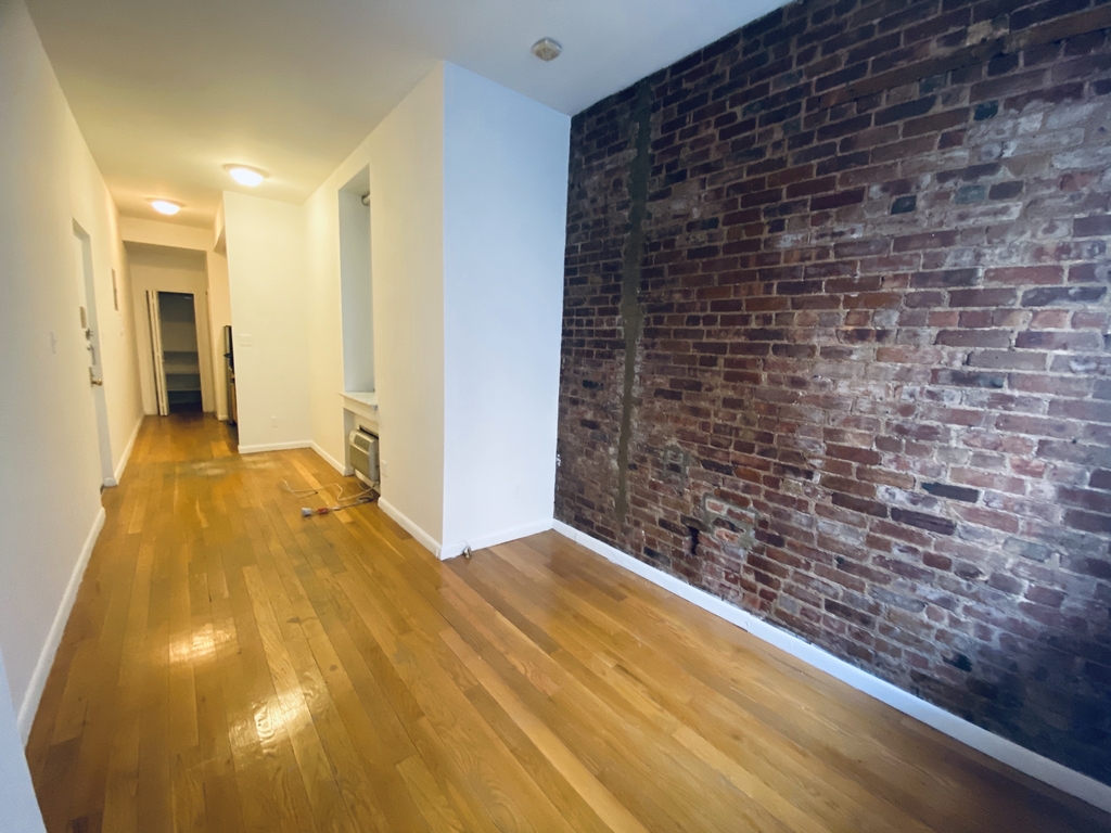 246 West 22 1  - Photo 1