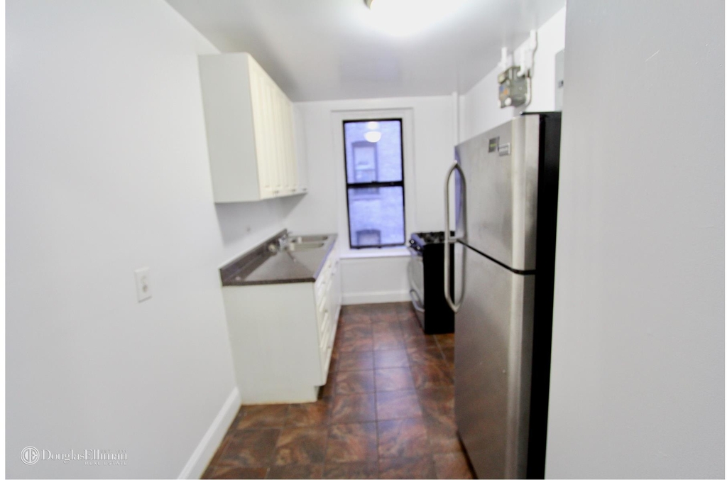 501 West 189th St - Photo 6