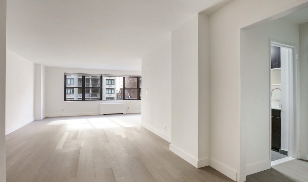 120 East 34 Streert - Photo 3