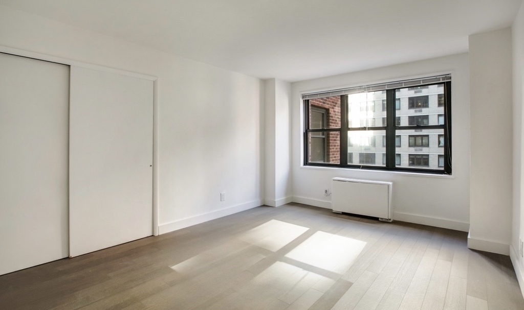 120 East 34 Streert - Photo 4