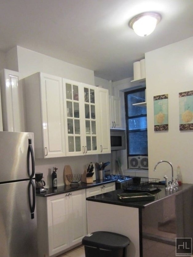 East 83 Street - Photo 10