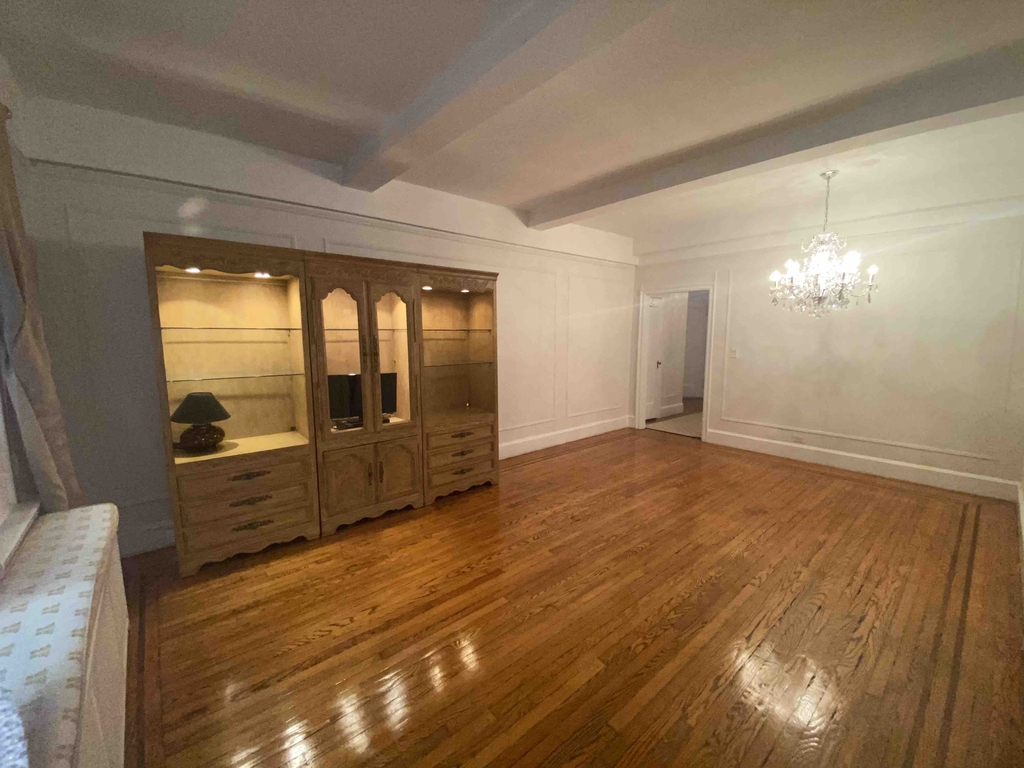 425 East 51st Street - Photo 2