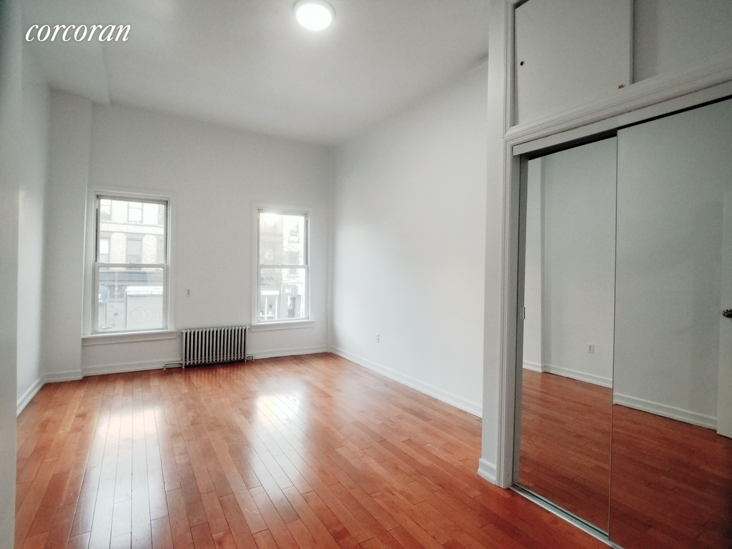 1011 Manhattan Avenue - Photo 1