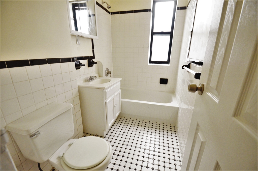 516 West 136th Street - Photo 4