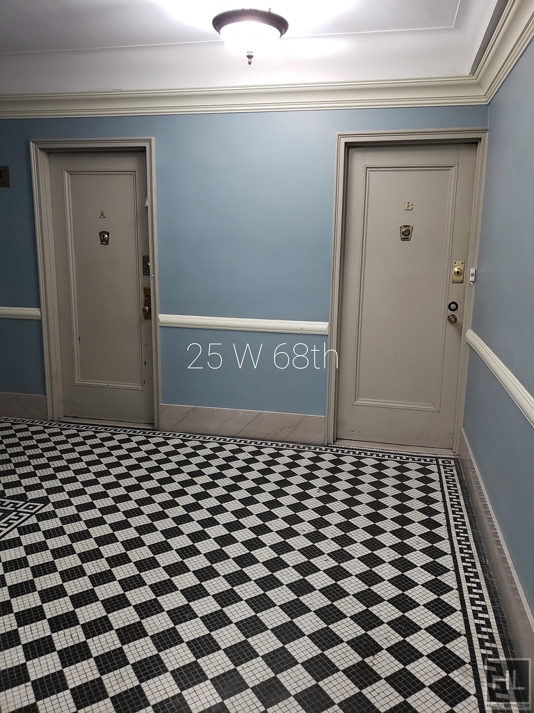 West 68 Street - Photo 15