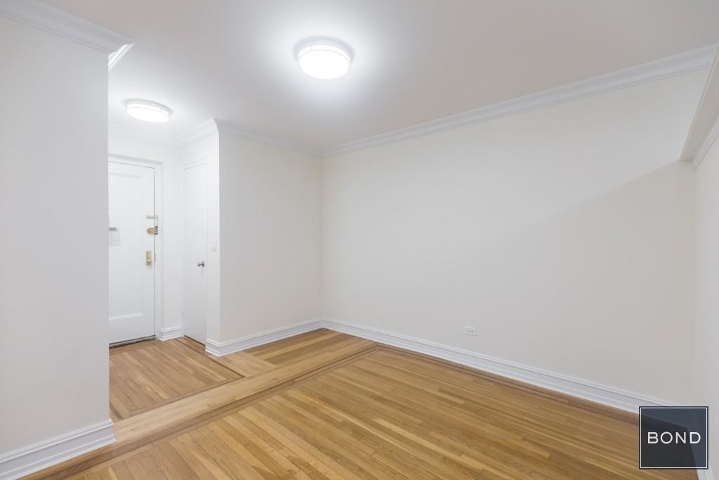 214 East 51st Street - Photo 8