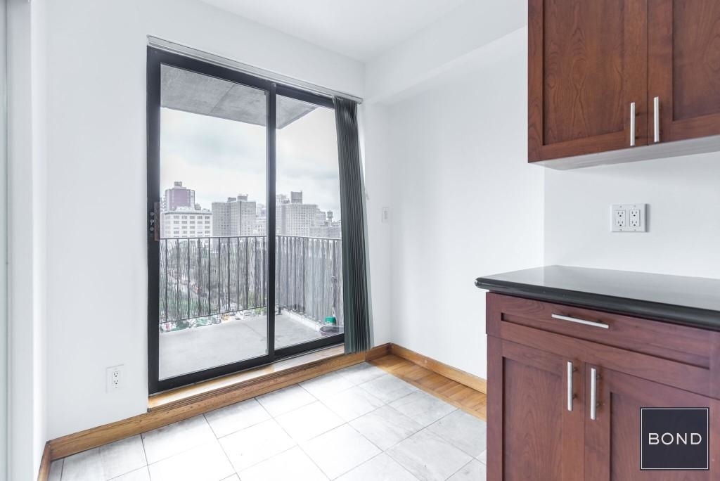 370 West 30th Street - Photo 4