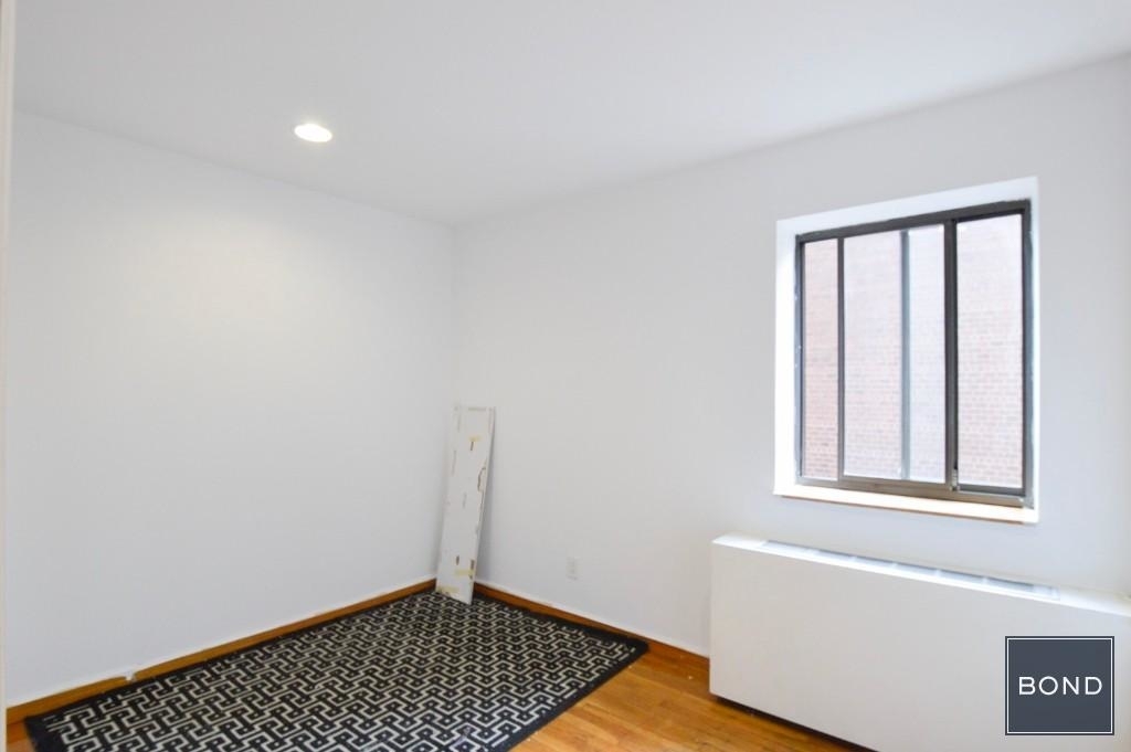 370 West 30th Street - Photo 5