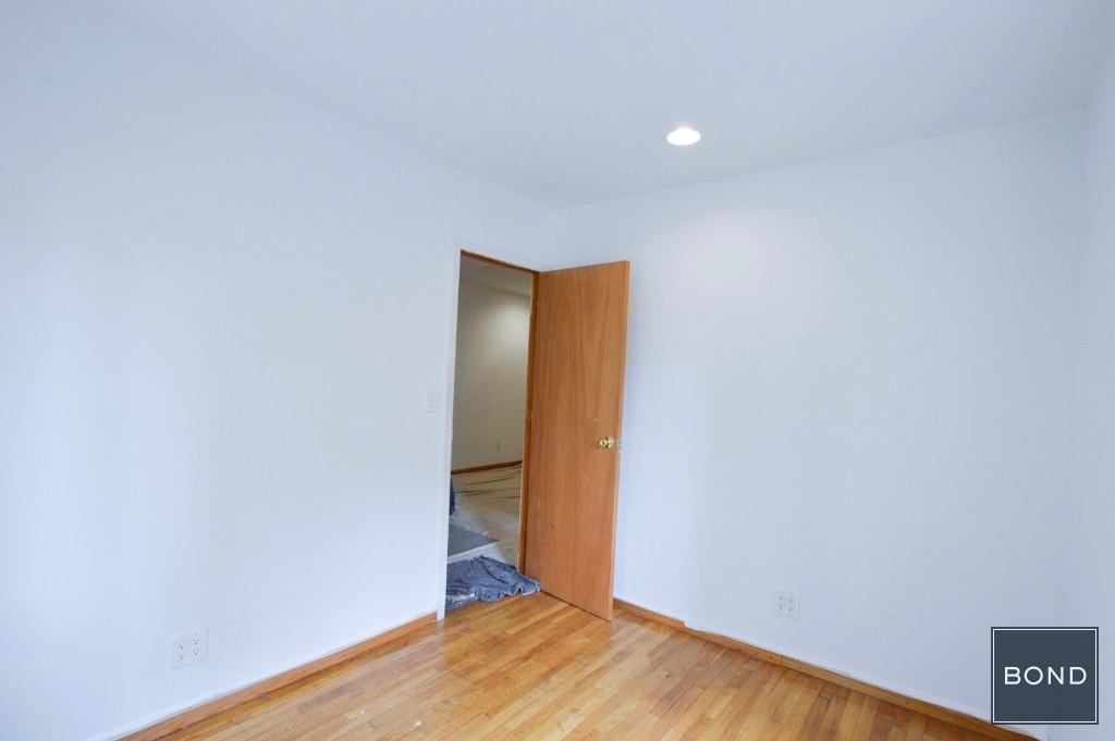 370 West 30th Street - Photo 4