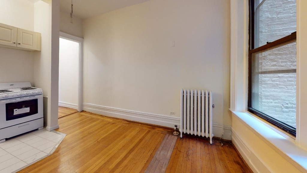 78 West 11th Street - Photo 2