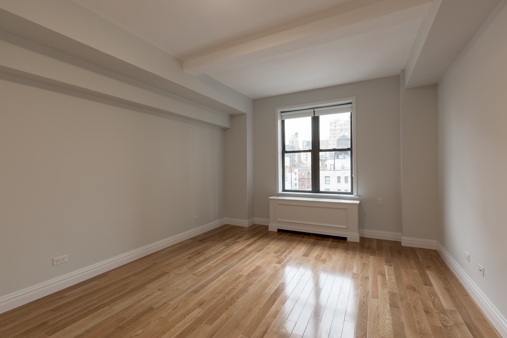 210 W 70th Street - Photo 4