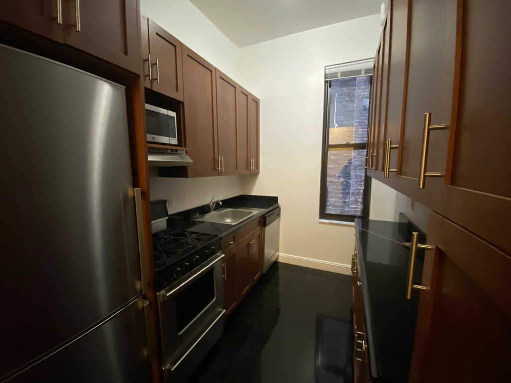 126 East 24th Street, New York, NY 10010 - Photo 4