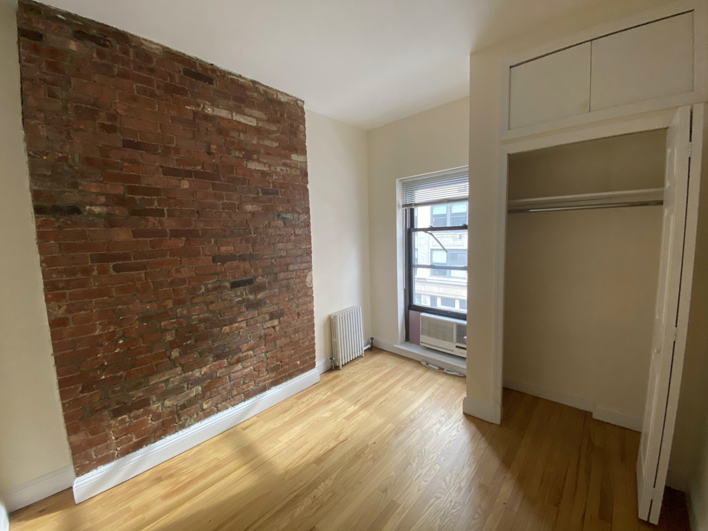 126 East 24th Street - Photo 5