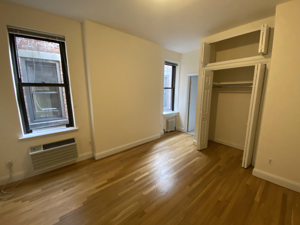 126 East 24th Street - Photo 7