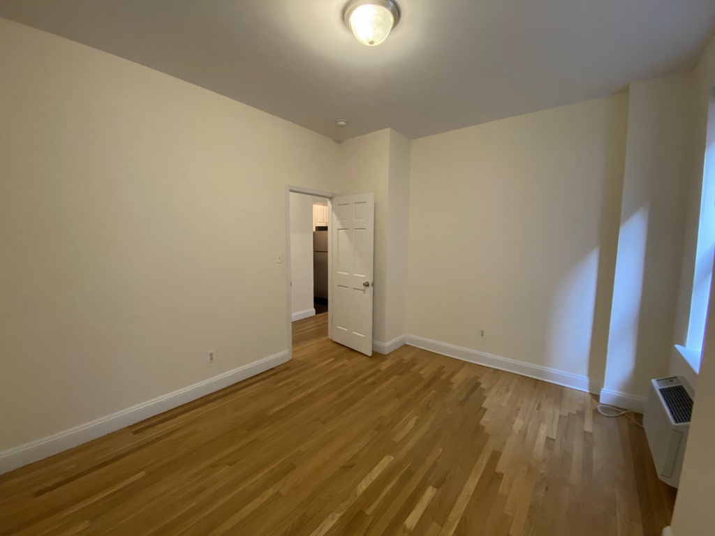 126 East 24th Street - Photo 10