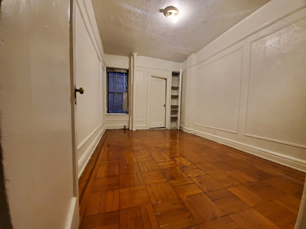 277 Eastern Parkway - Photo 2