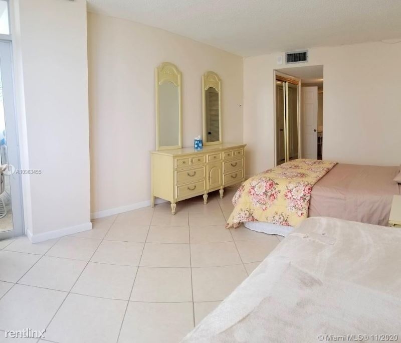 6039 Collins Ave - Photo 8