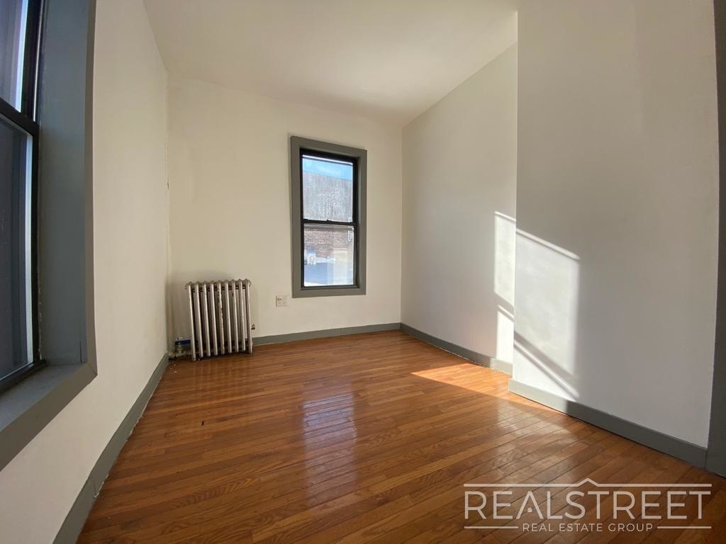 234 Troy Avenue - Photo 4