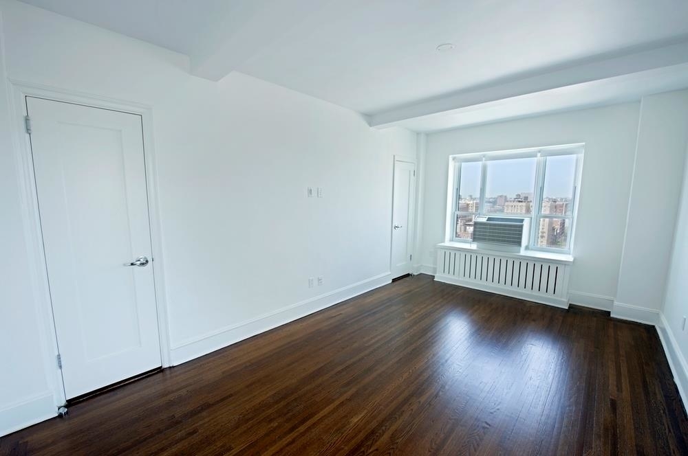 1080 Amsterdam Ave - Photo 3