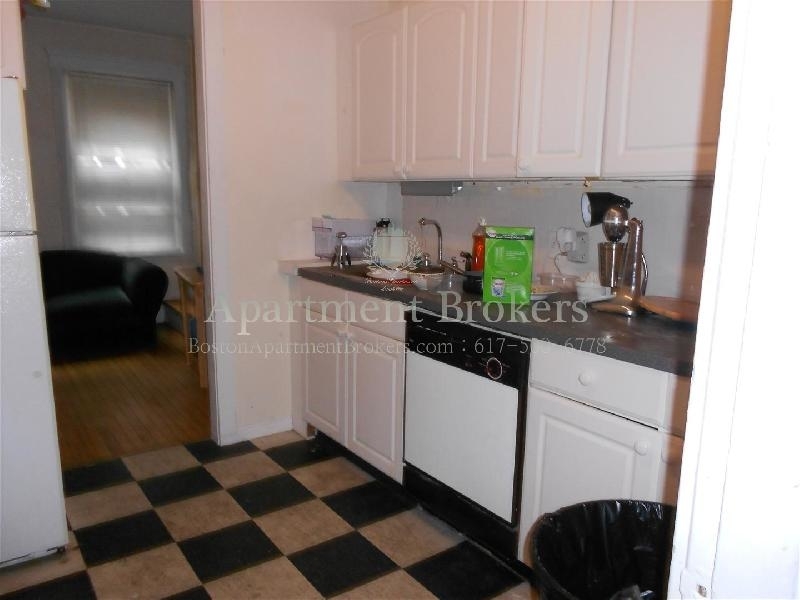 325 Saint Paul St. - Photo 2