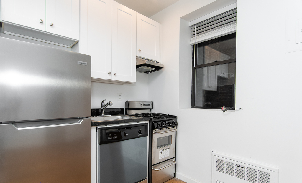 450 East 81st Street - Photo 1