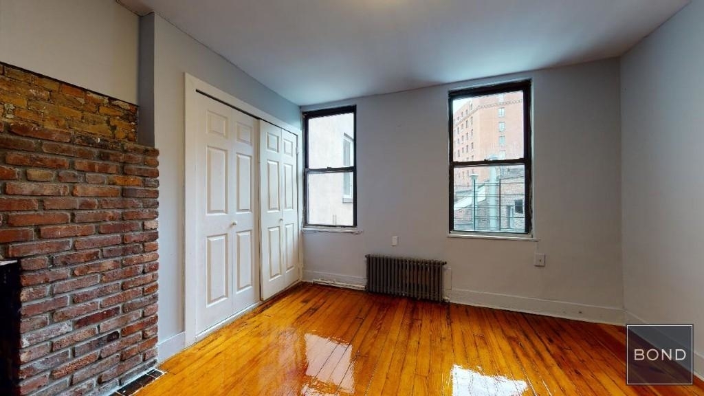 529 Hudson Street - Photo 3