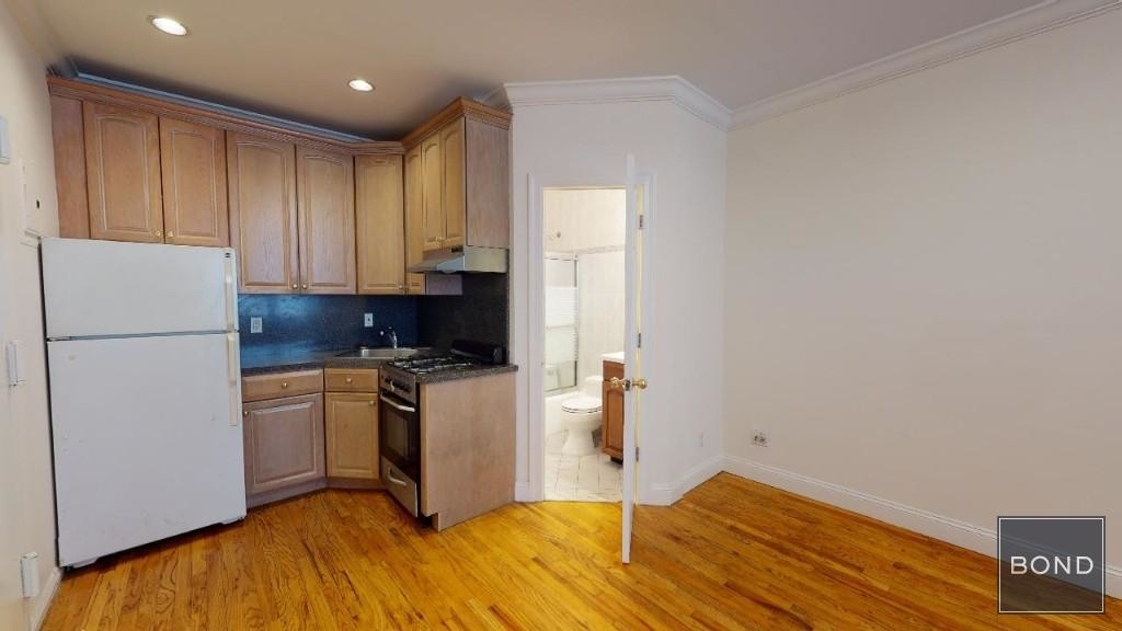 165 East 33rd Street - Photo 4