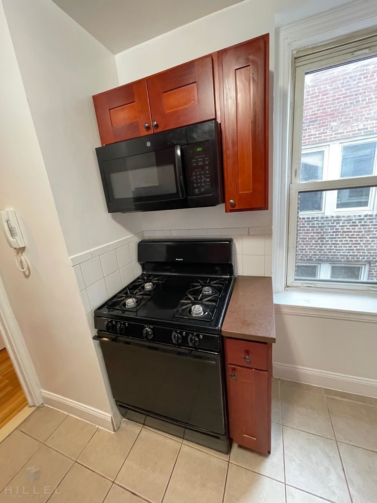 36-40 Bowne Street - Photo 6