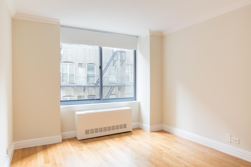 235 West 48th Street - Photo 3